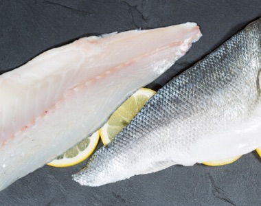 Filetto di branzino aromatizzato alle erbette