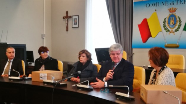 CIRFOOD dona due defibrillatori alle scuole di Termoli